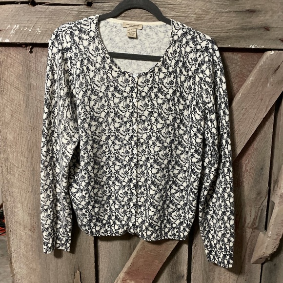 Vertical Design 2-Ply Cashmere Black and Cream Cardigan Sweater - Picture 6 of 8